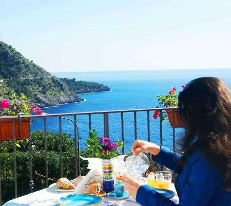B&B La Casa Del Gelso Acquafredda Eksteriør billede