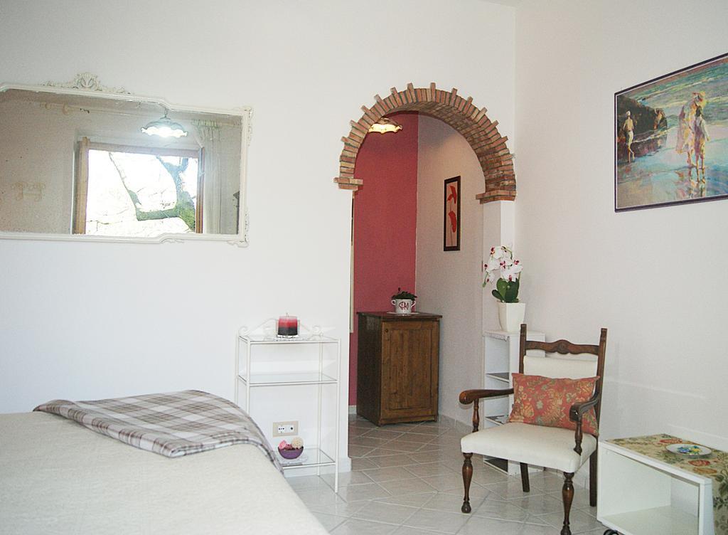 B&B La Casa Del Gelso Acquafredda Værelse billede